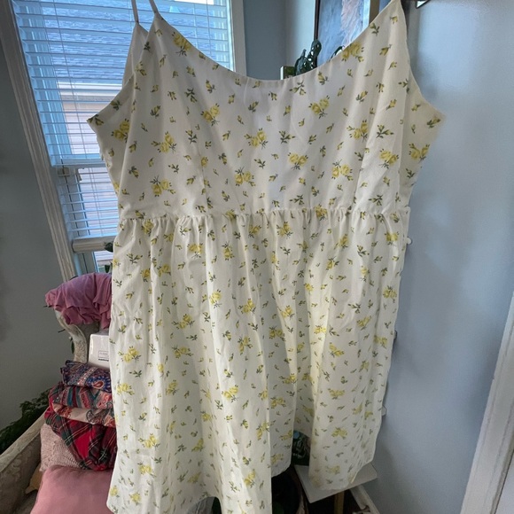 🆕 H&M Divided Summer White and Yellow Floral Dress Sz Large - Picture 7 of 7
